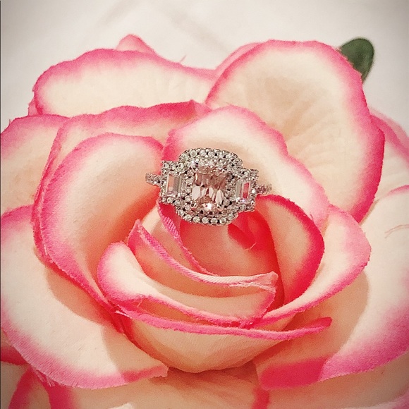 Jewelry - 2.5ctw Pink & White Sapphire Ring